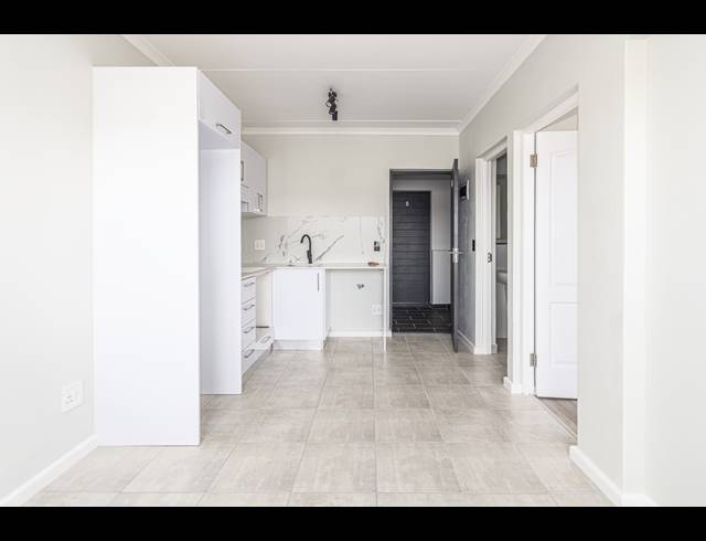 1 BEDROOM APARTMENT FOR SALE IN TABLE VIEW